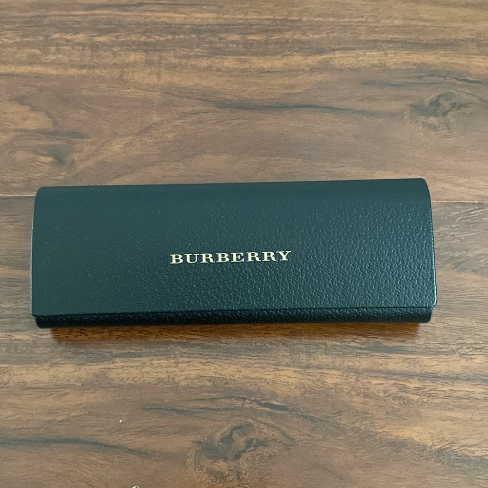 New black Burberry case